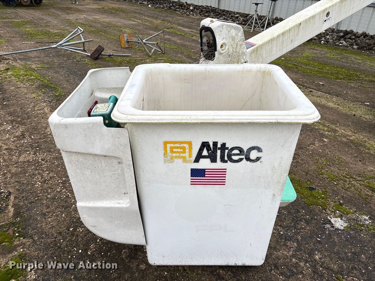 image for item YA1737 2010 Altec AT37-GW boom lift