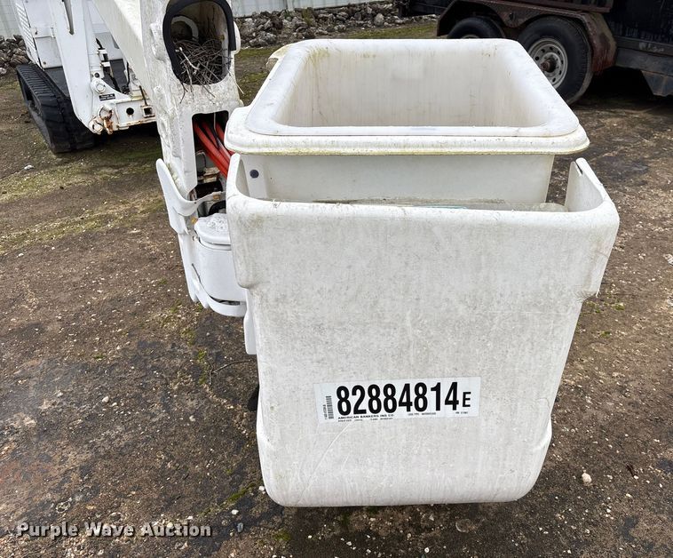 image for item YA1737 2010 Altec AT37-GW boom lift