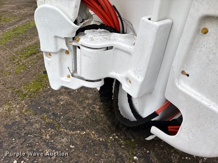 image for item YA1737 2010 Altec AT37-GW boom lift