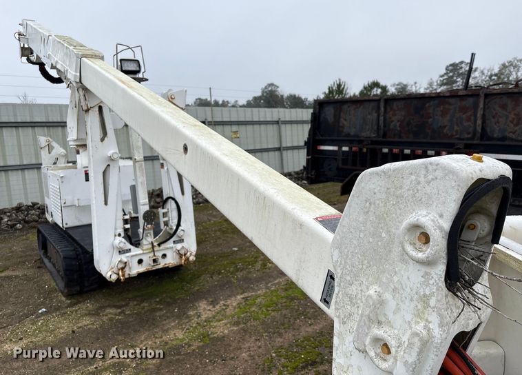 image for item YA1737 2010 Altec AT37-GW boom lift
