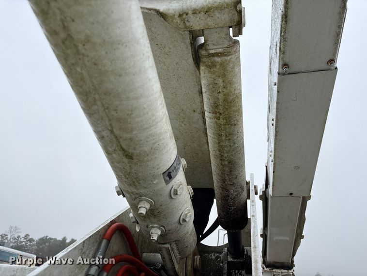 image for item YA1737 2010 Altec AT37-GW boom lift