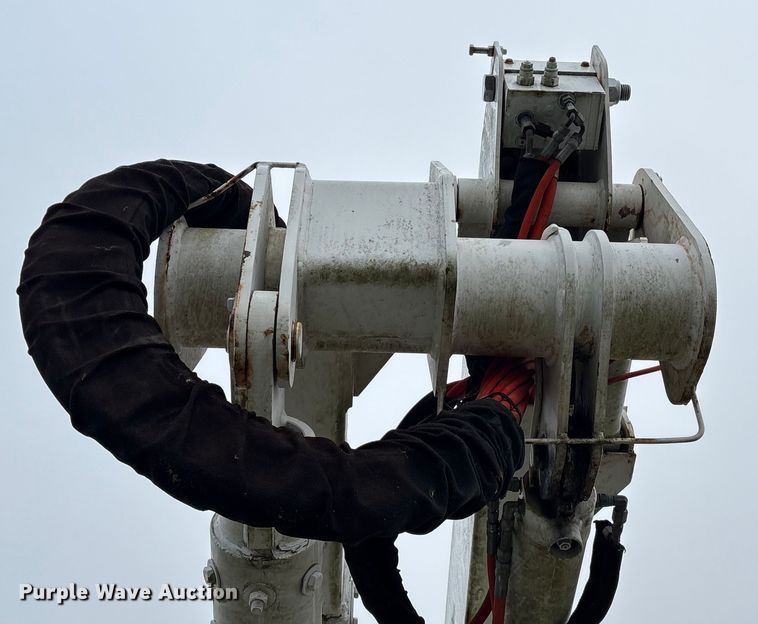 image for item YA1737 2010 Altec AT37-GW boom lift