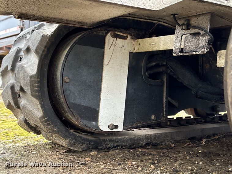 image for item YA1737 2010 Altec AT37-GW boom lift