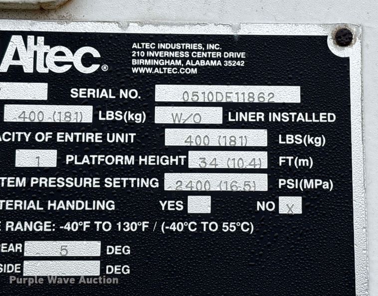 image for item YA1737 2010 Altec AT37-GW boom lift