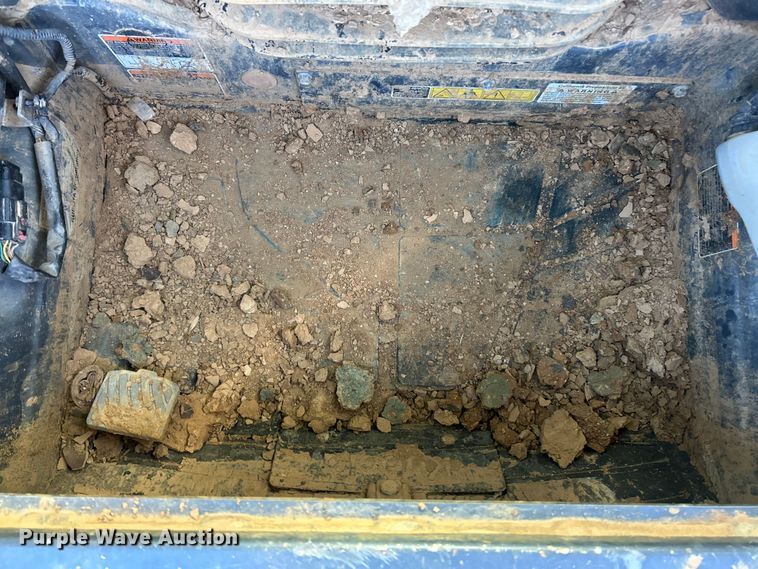 image for item YA1754 Kubota SVL75-3 tracked skid steer loader