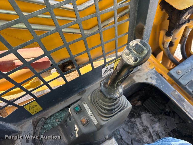 image for item YA1758 2008 Gehl CTL75 tracked skid steer loader