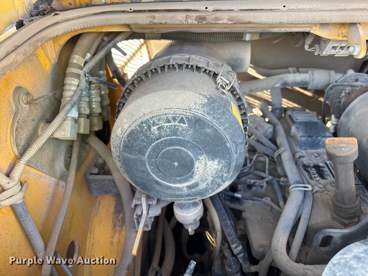 image for item YA1758 2008 Gehl CTL75 tracked skid steer loader