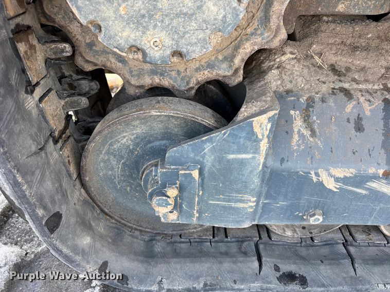 image for item YA1758 2008 Gehl CTL75 tracked skid steer loader