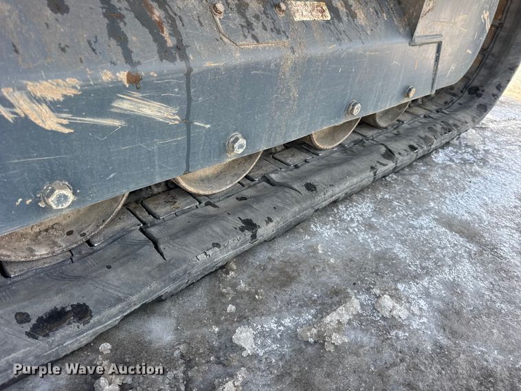 image for item YA1758 2008 Gehl CTL75 tracked skid steer loader