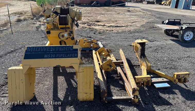 image for item DO7202 Midwestern M520C pipelayer