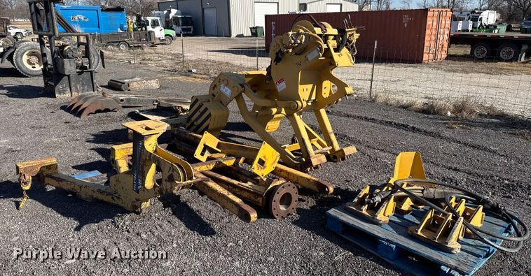 image for item DO7202 Midwestern M520C pipelayer