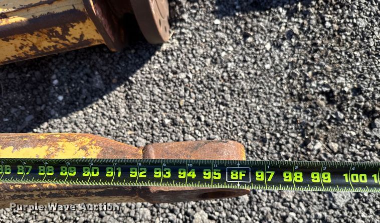 image for item DO7202 Midwestern M520C pipelayer