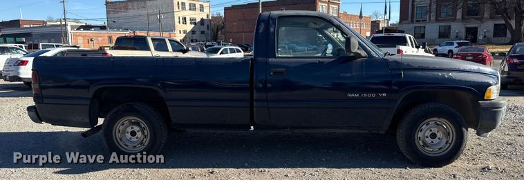image for item DQ4200 2000 Dodge Ram 1500 pickup truck