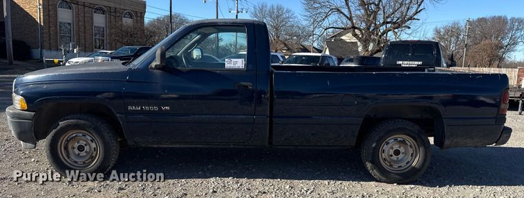 image for item DQ4200 2000 Dodge Ram 1500 pickup truck
