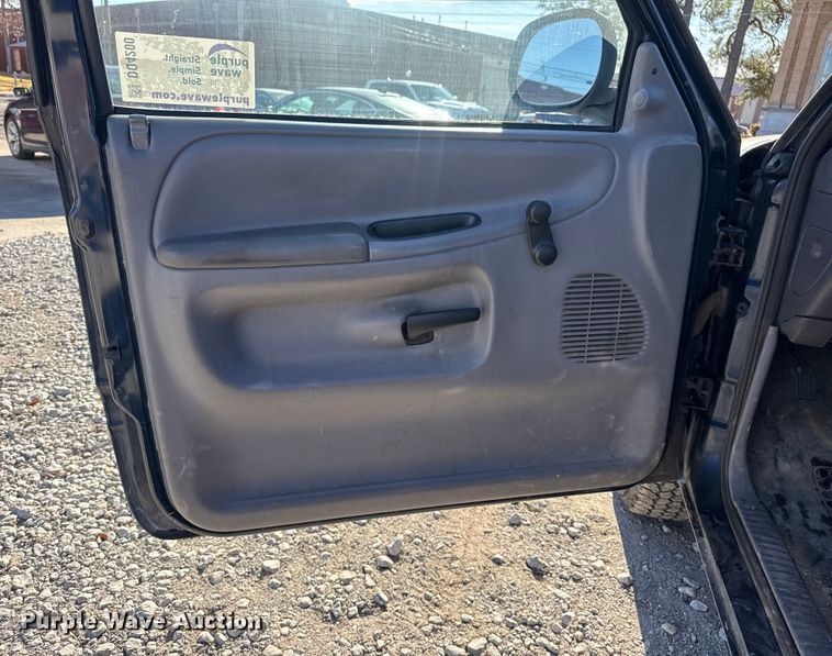 image for item DQ4200 2000 Dodge Ram 1500 pickup truck