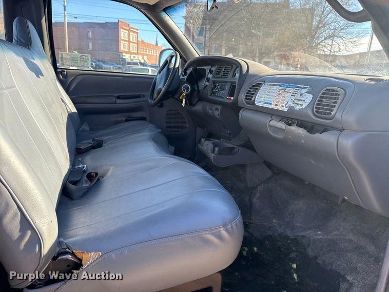 image for item DQ4200 2000 Dodge Ram 1500 pickup truck