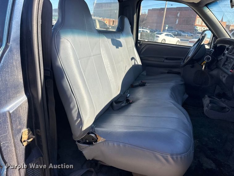 image for item DQ4200 2000 Dodge Ram 1500 pickup truck