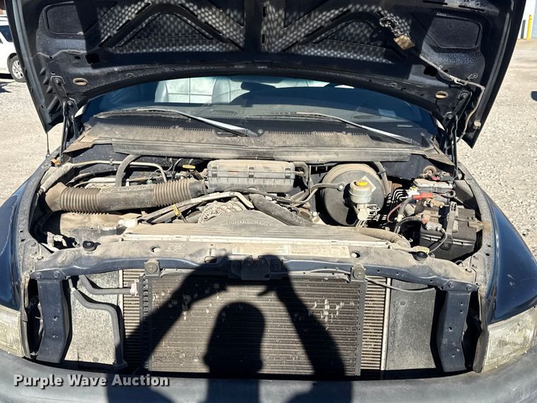 image for item DQ4200 2000 Dodge Ram 1500 pickup truck