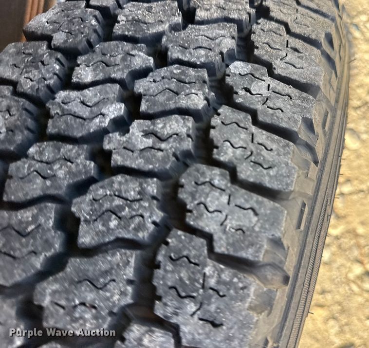 image for item DQ4200 2000 Dodge Ram 1500 pickup truck