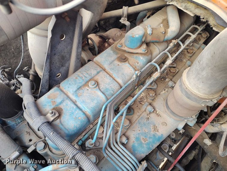 image for item DT0815 1989 International 1954 oil distributor truck