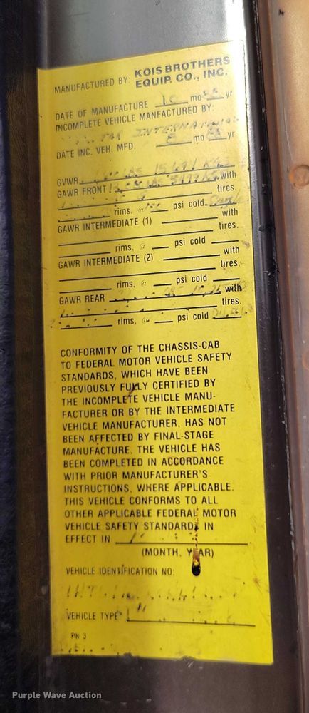 image for item DT0815 1989 International 1954 oil distributor truck