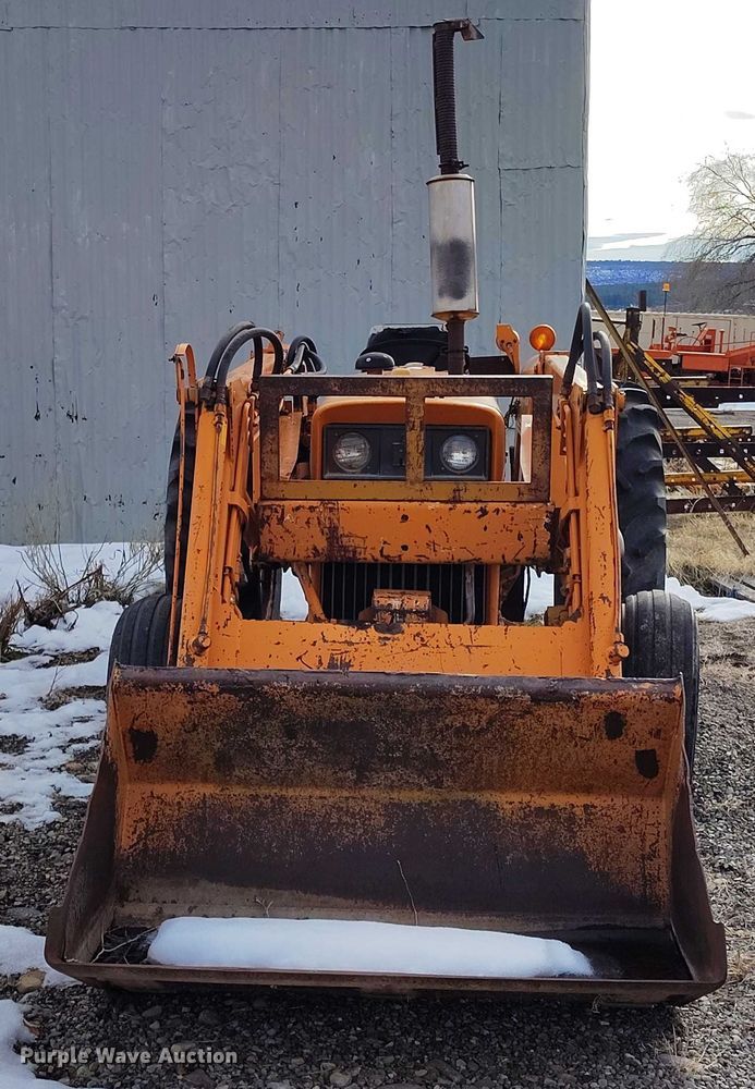 image for item DT0817 International 2444 tractor