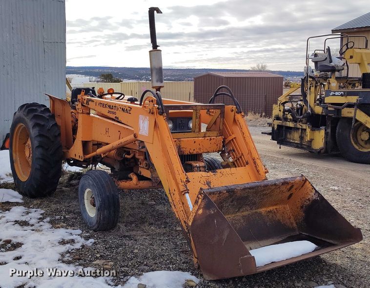 image for item DT0817 International 2444 tractor