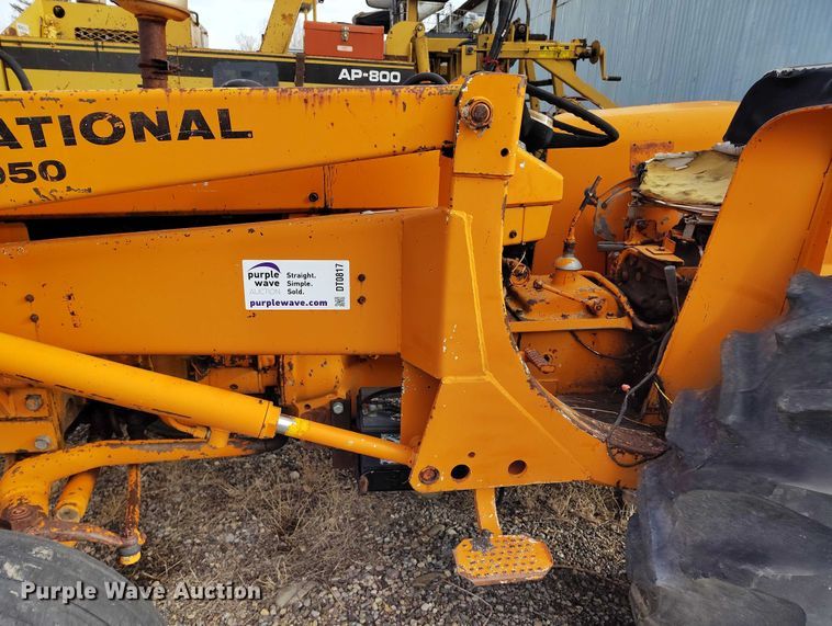 image for item DT0817 International 2444 tractor