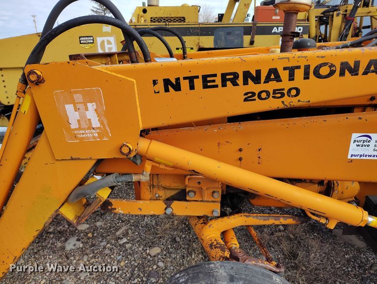 image for item DT0817 International 2444 tractor