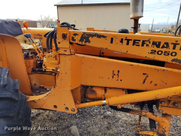 image for item DT0817 International 2444 tractor