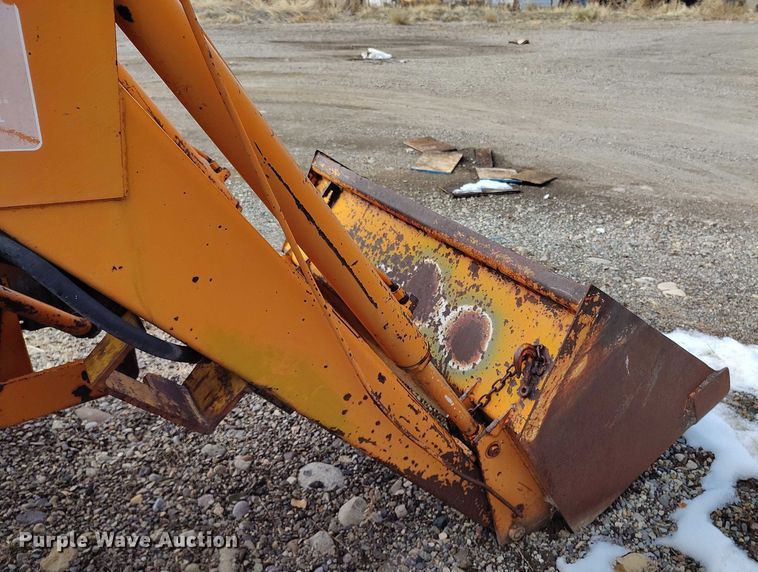 image for item DT0817 International 2444 tractor