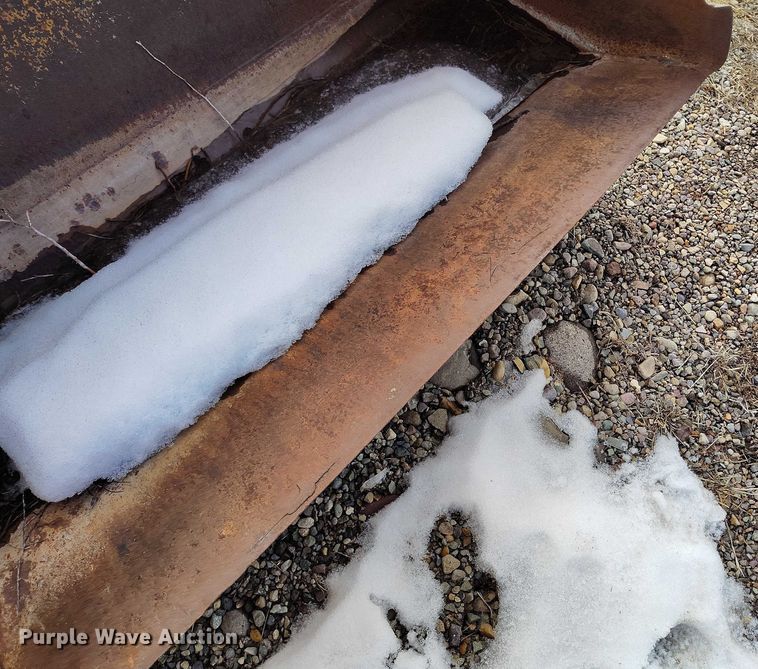 image for item DT0817 International 2444 tractor