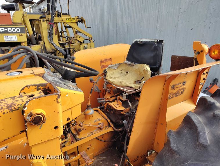 image for item DT0817 International 2444 tractor