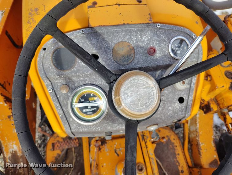 image for item DT0817 International 2444 tractor