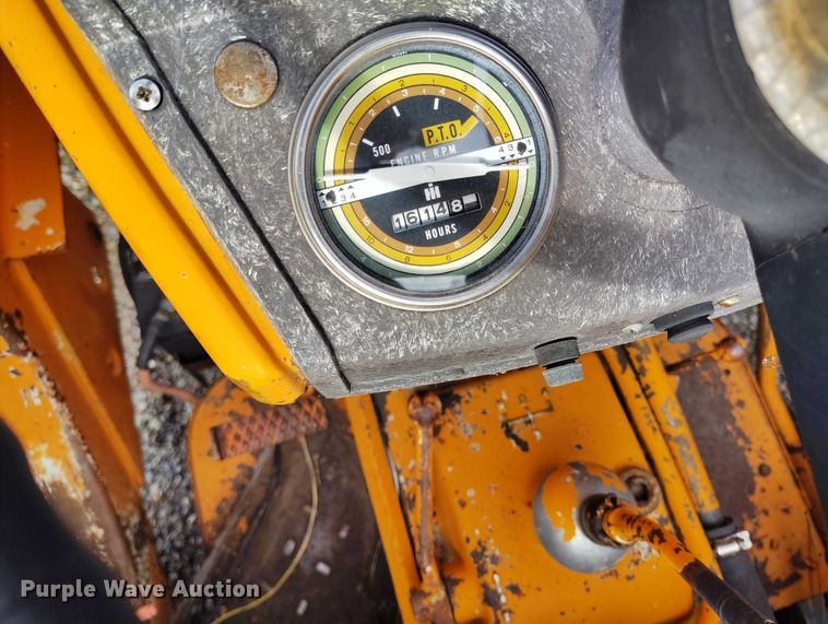 image for item DT0817 International 2444 tractor