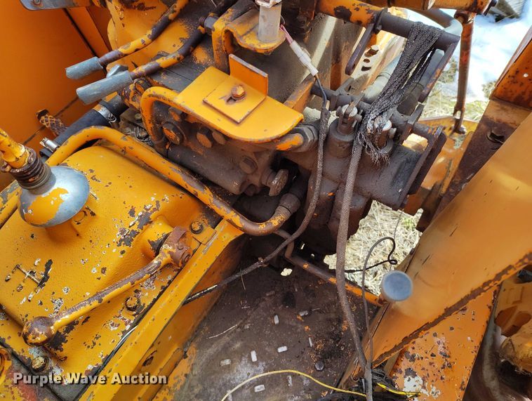 image for item DT0817 International 2444 tractor