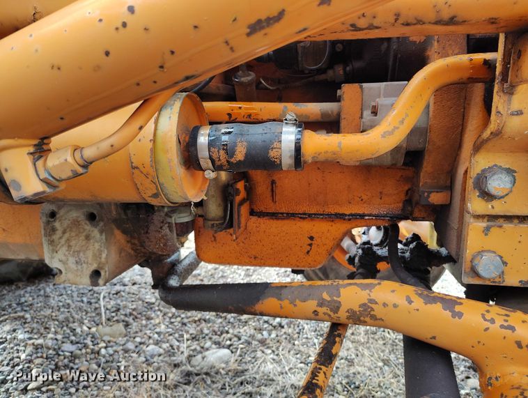 image for item DT0817 International 2444 tractor