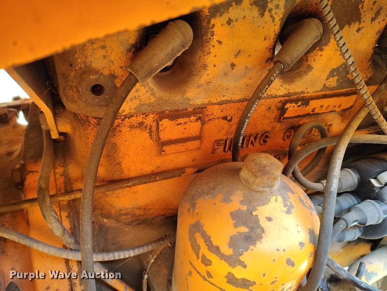 image for item DT0817 International 2444 tractor