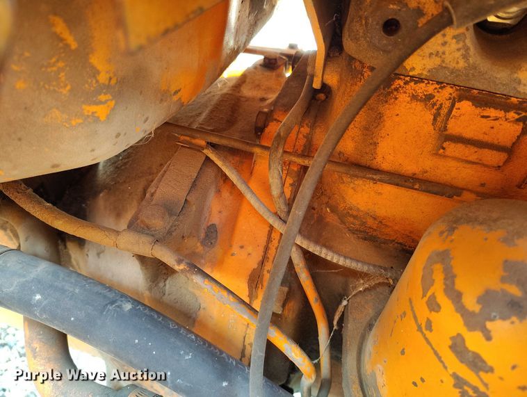 image for item DT0817 International 2444 tractor