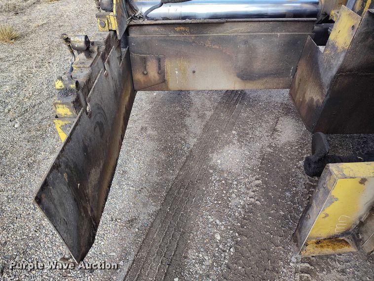 image for item DT0818 Caterpillar AP-800 paver