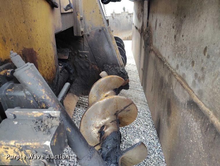 image for item DT0818 Caterpillar AP-800 paver