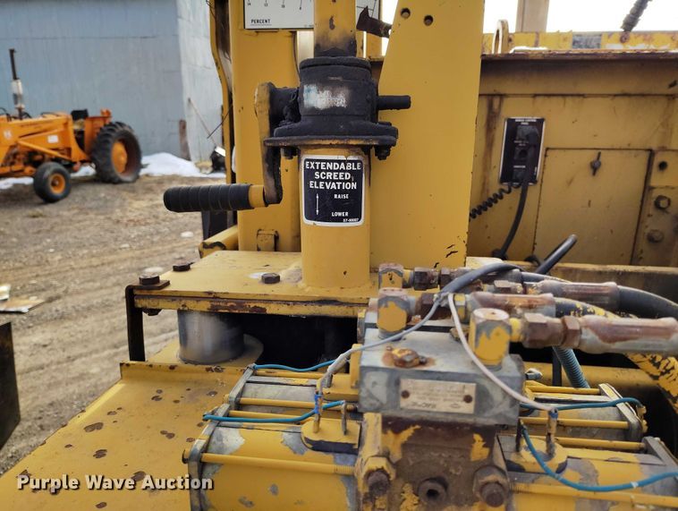 image for item DT0818 Caterpillar AP-800 paver