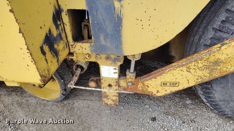 image for item DT0818 Caterpillar AP-800 paver