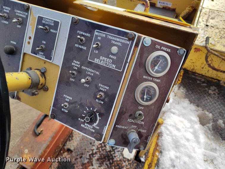 image for item DT0818 Caterpillar AP-800 paver