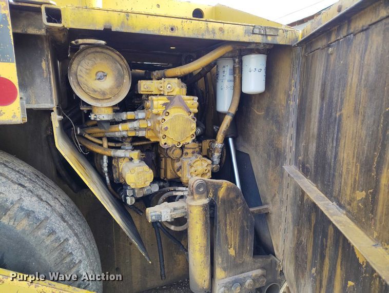 image for item DT0818 Caterpillar AP-800 paver