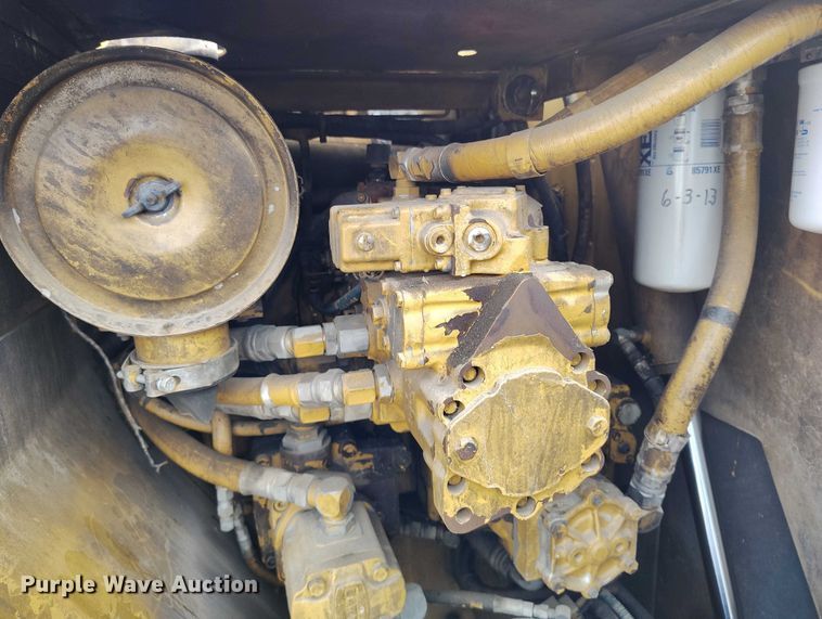 image for item DT0818 Caterpillar AP-800 paver