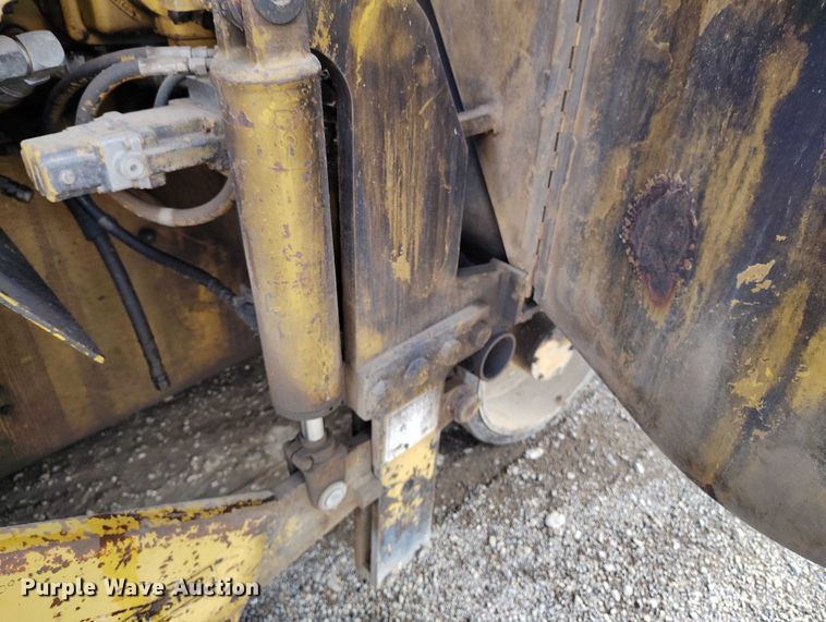 image for item DT0818 Caterpillar AP-800 paver