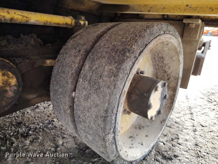 image for item DT0818 Caterpillar AP-800 paver