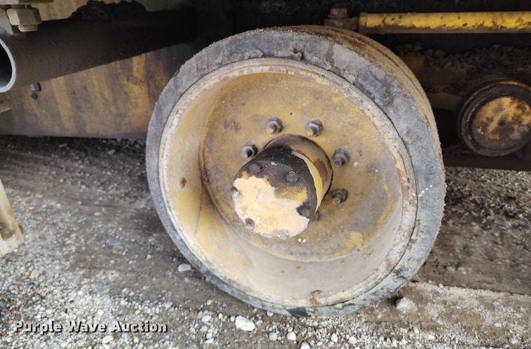 image for item DT0818 Caterpillar AP-800 paver