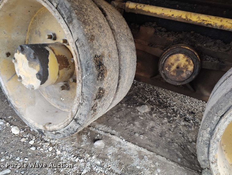 image for item DT0818 Caterpillar AP-800 paver